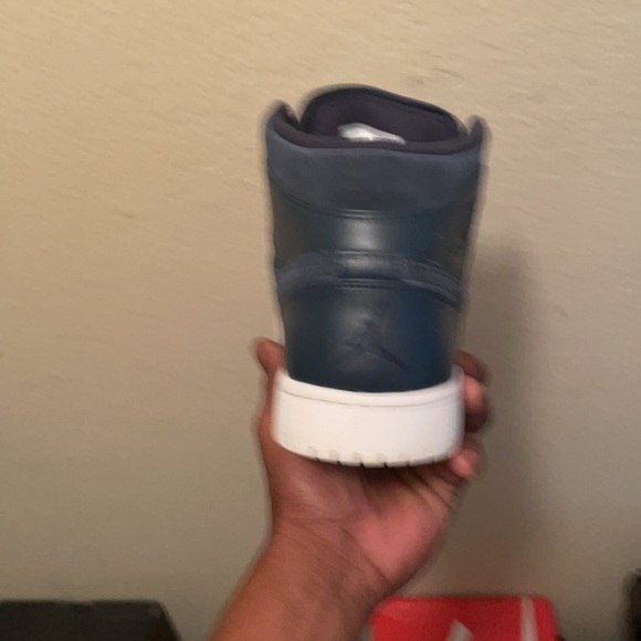 Aj1 mid blue suede